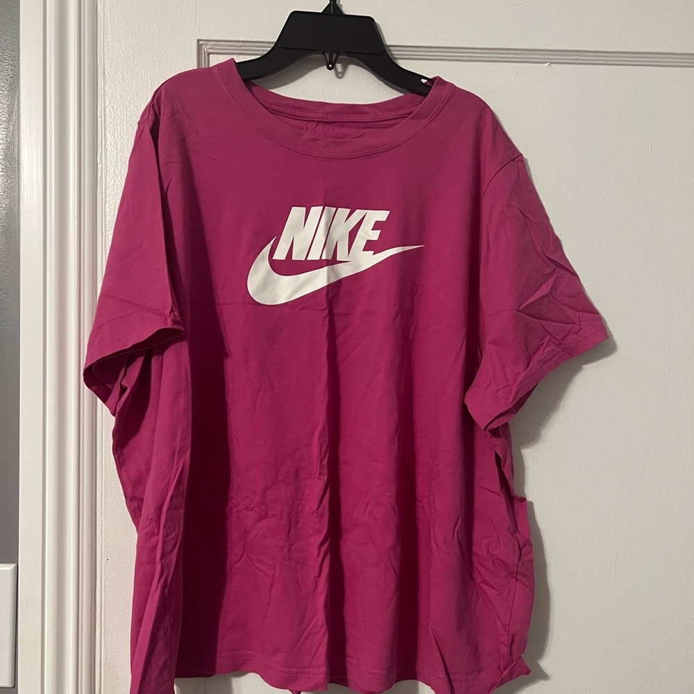 Nike plus size T-shirt